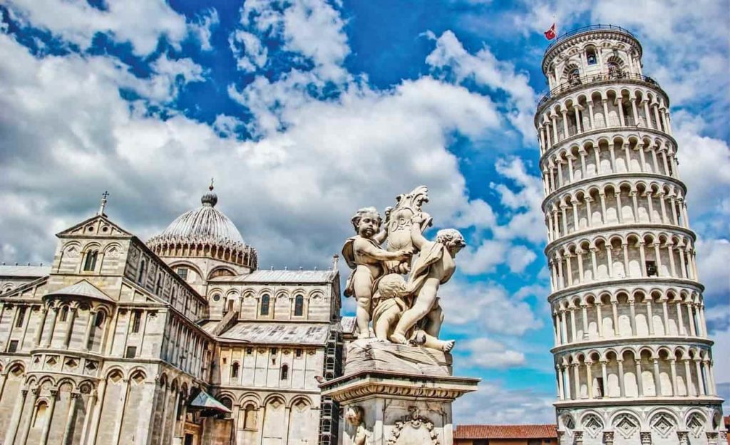 Пізанська вежа в Італії